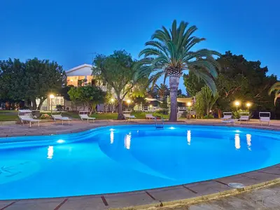 PoolOfHouse