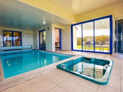 PoolOfHouse