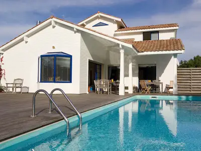 PoolOfHouse