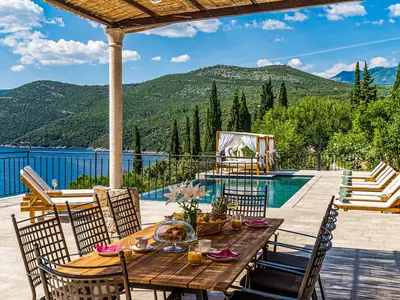Villa für 8 Personen (250 m²) in Molunat 4/10
