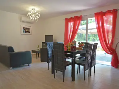 DiningRoom
