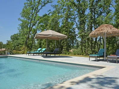 PoolOfHouse