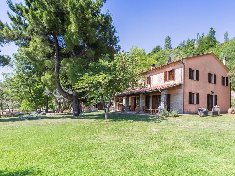 19375710-Villa-8-Montefelcino-800x600-1