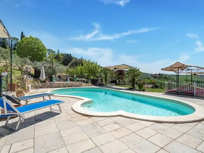PoolOfHouse