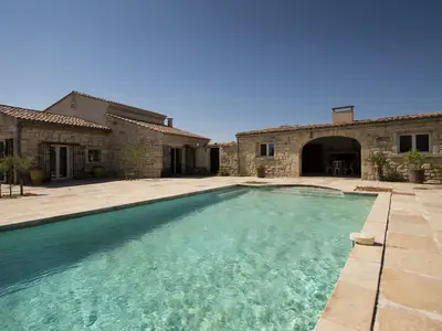 PoolOfHouse