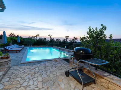 PoolOfHouse