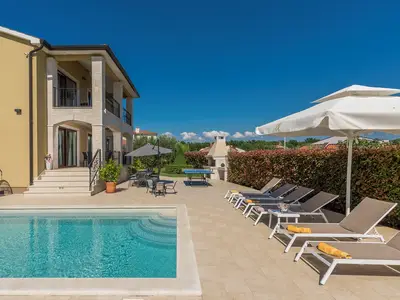 Villa für 8 Personen (232 m²) in Montižana 2/10