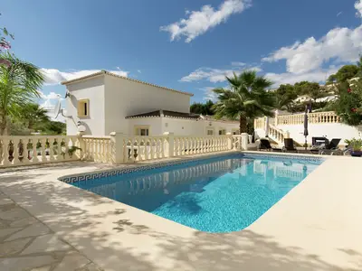 PoolOfHouse