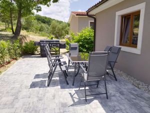 23939624-Villa-8-Motovun-300x225-3