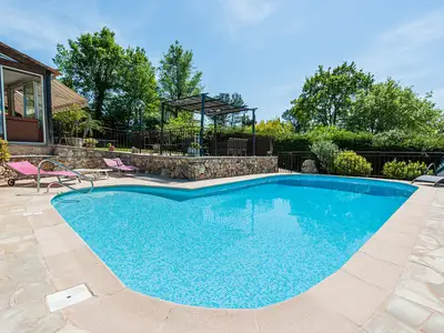 PoolOfHouse