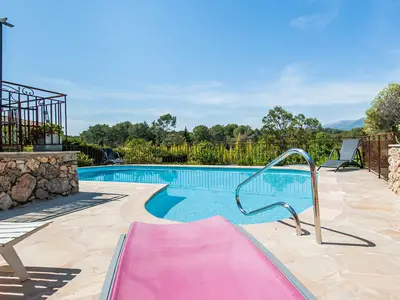 PoolOfHouse