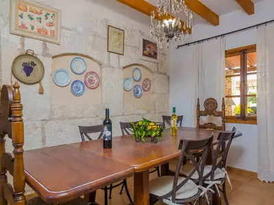 DiningRoom