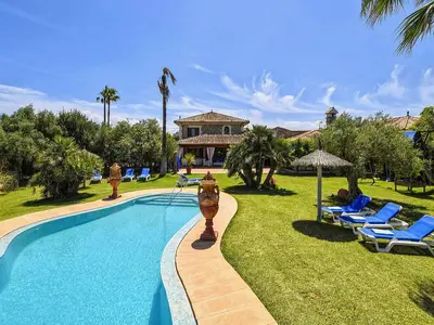 PoolOfHouse