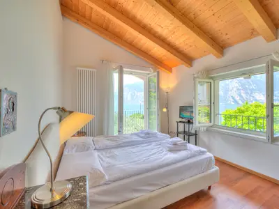 Doppelzimmer mit Blick auf den See