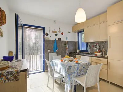 Küche und Essbereich