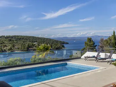 Villa CAPTAINS Haus auf der Insel Šolta mit privatem Pool, 3 Schlafzimmern, 4 Bädern, herrlichem Meerblick