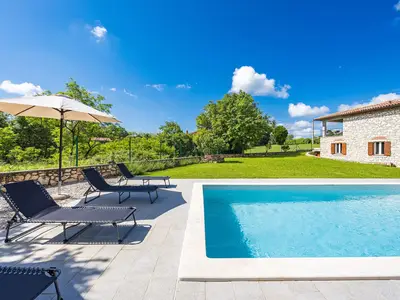 PoolOfHouse
