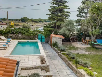 Villa für 7 Personen (130 m²) in Nerezine 8/10