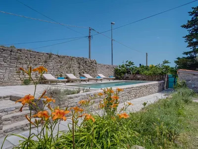 Villa für 7 Personen (130 m²) in Nerezine 9/10