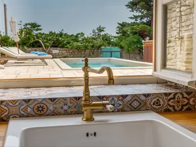 Villa für 7 Personen (130 m²) in Nerezine 9/10