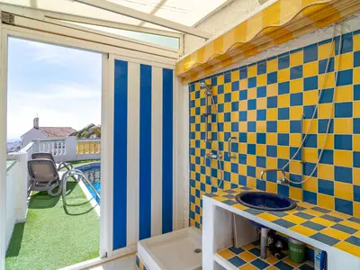 PoolOfHouse