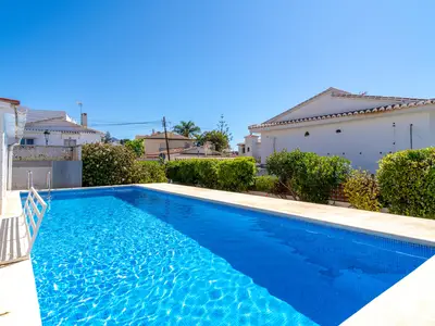 PoolOfHouse