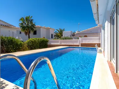 PoolOfHouse