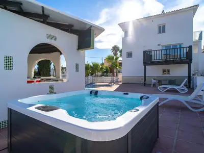 PoolOfHouse