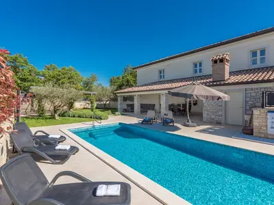 Villa für 8 Personen (140 m²) in Nova Vas 2/10