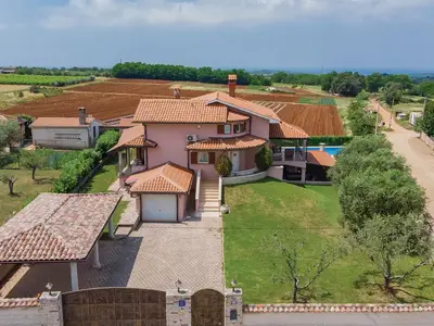 Villa für 12 Personen (420 m²) in Nova Vas 2/10
