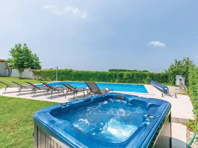 Villa für 12 Personen (420 m²) in Nova Vas 3/10