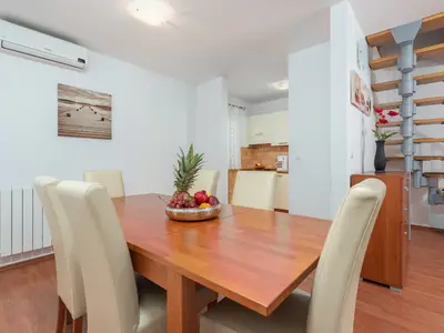 Villa für 6 Personen (140 m²) in Nova Vas 9/10