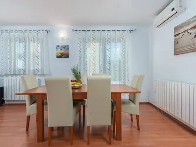 Villa für 6 Personen (140 m²) in Nova Vas 10/10