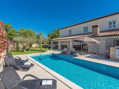 Villa für 8 Personen (140 m²) in Nova Vas 2/10