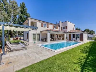 Villa für 8 Personen (224 m²) in Nova Vas 2/10