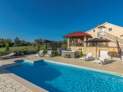 Villa für 8 Personen (120 m²) in Nova Vas 1/10
