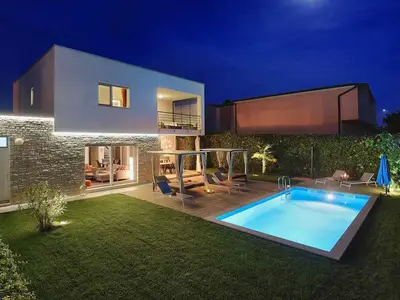 Villa für 8 Personen (190 m²) in Novigrad 2/10