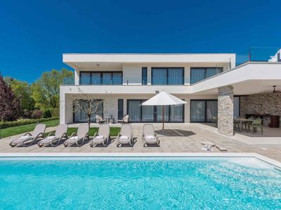 Villa für 8 Personen (270 m²) in Novigrad 1/10