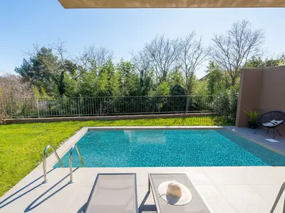 PoolOfHouse
