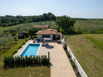 Villa für 4 Personen (100 m²) in Novigrad 1/10
