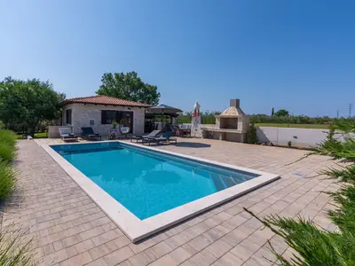 Villa für 4 Personen (100 m²) in Novigrad 2/10