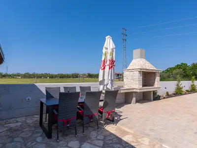 Villa für 4 Personen (100 m²) in Novigrad 6/10