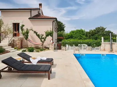 Villa für 8 Personen (200 m²) in Novigrad 1/10
