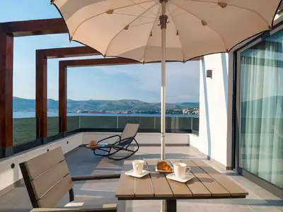Villa für 11 Personen (250 m²) in Okrug Gornji 10/10
