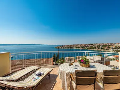 Villa für 12 Personen (180 m²) in Okrug Gornji 8/10
