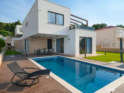 Villa für 11 Personen (250 m²) in Okrug Gornji 4/10