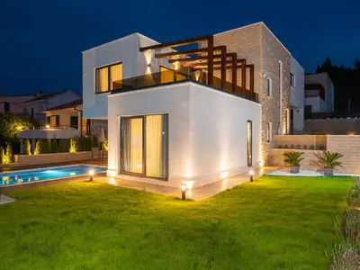 Villa für 11 Personen (250 m²) in Okrug Gornji 6/10