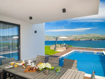 Villa für 11 Personen (250 m²) in Okrug Gornji 7/10