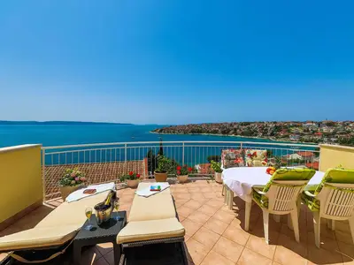 Villa für 12 Personen (180 m²) in Okrug Gornji 8/10