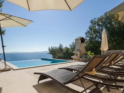 Villa für 17 Personen (400 m²) in Okrug Gornji 7/10